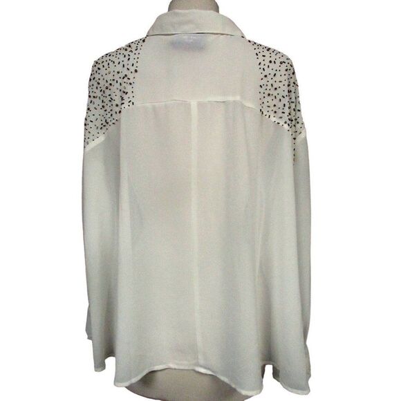 Romeo & Juliet Couture Semi Sheer Beaded Shoulders Hi-Lo Blouse Cream Roomy M - Picture 3 of 10